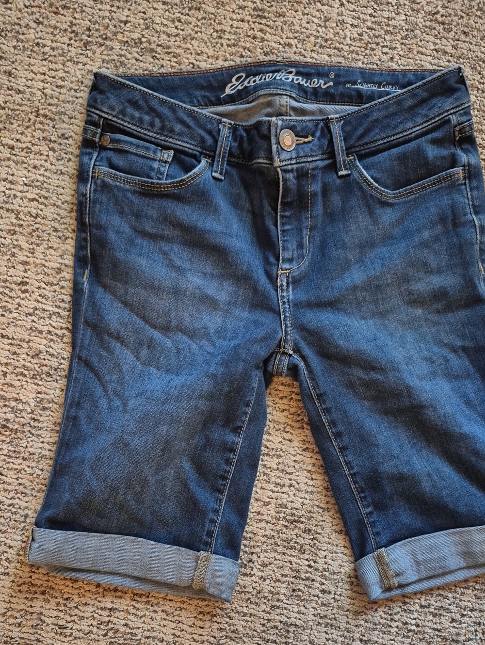 Womens Bermuda Syle Shorts Size 2